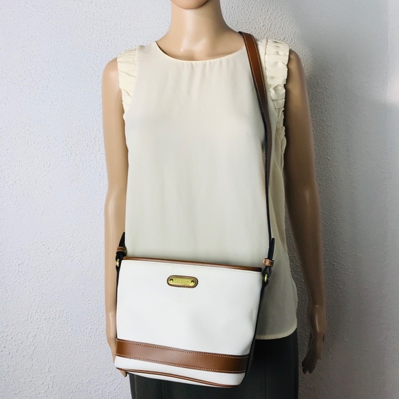 Liz Claiborne Handbags - Liz Claiborne Crossbody Bag
